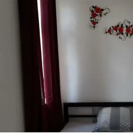 Ferienwohnung Uppstall Am Centrum Appartement *